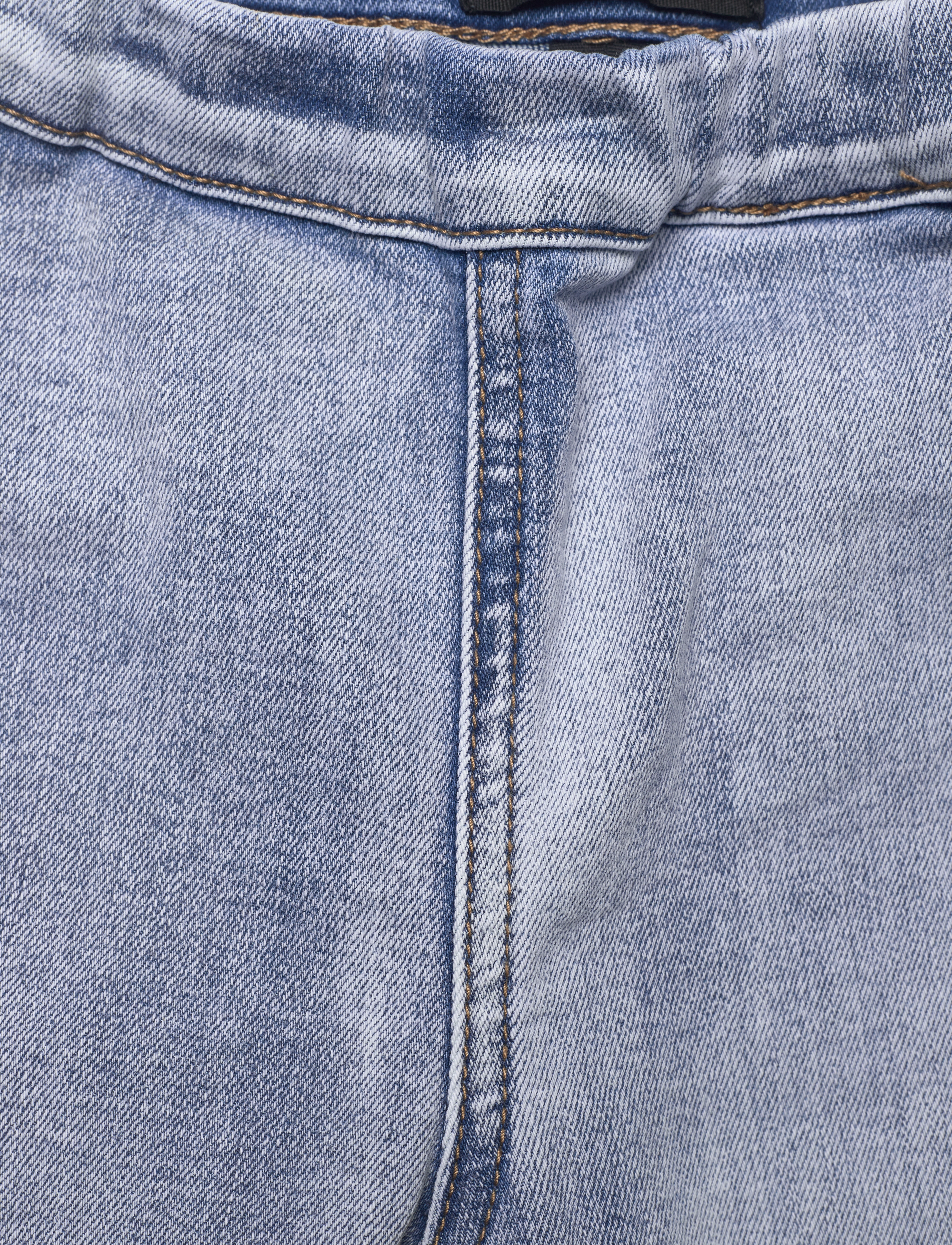 Molo - April - kitsad teksad - light washed blue - 2