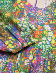 Molo - Caio - laisvalaikio suknelės trumpomis rankovėmis - flower field - 3
