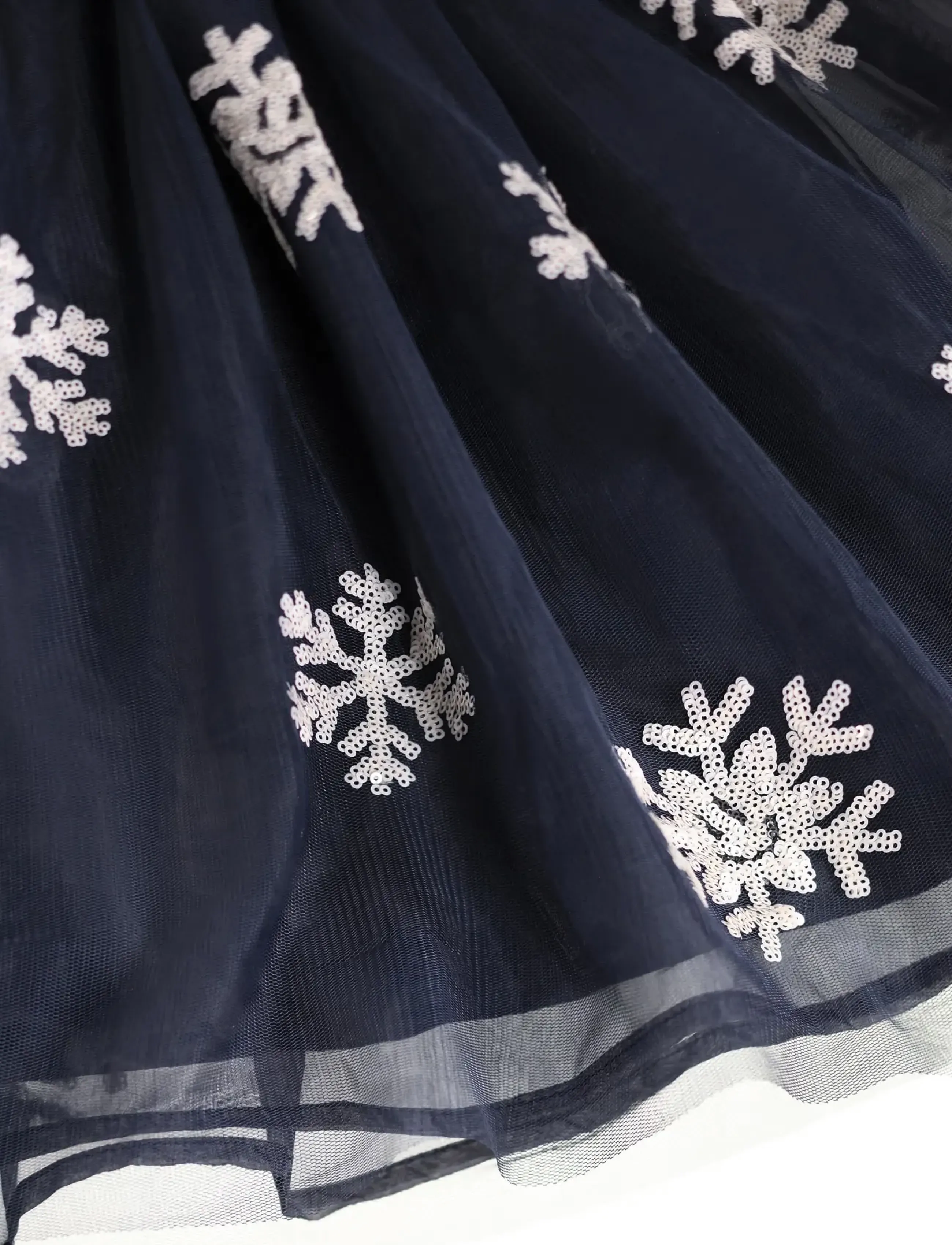 Molo - Cyrus - snowflakes - 5