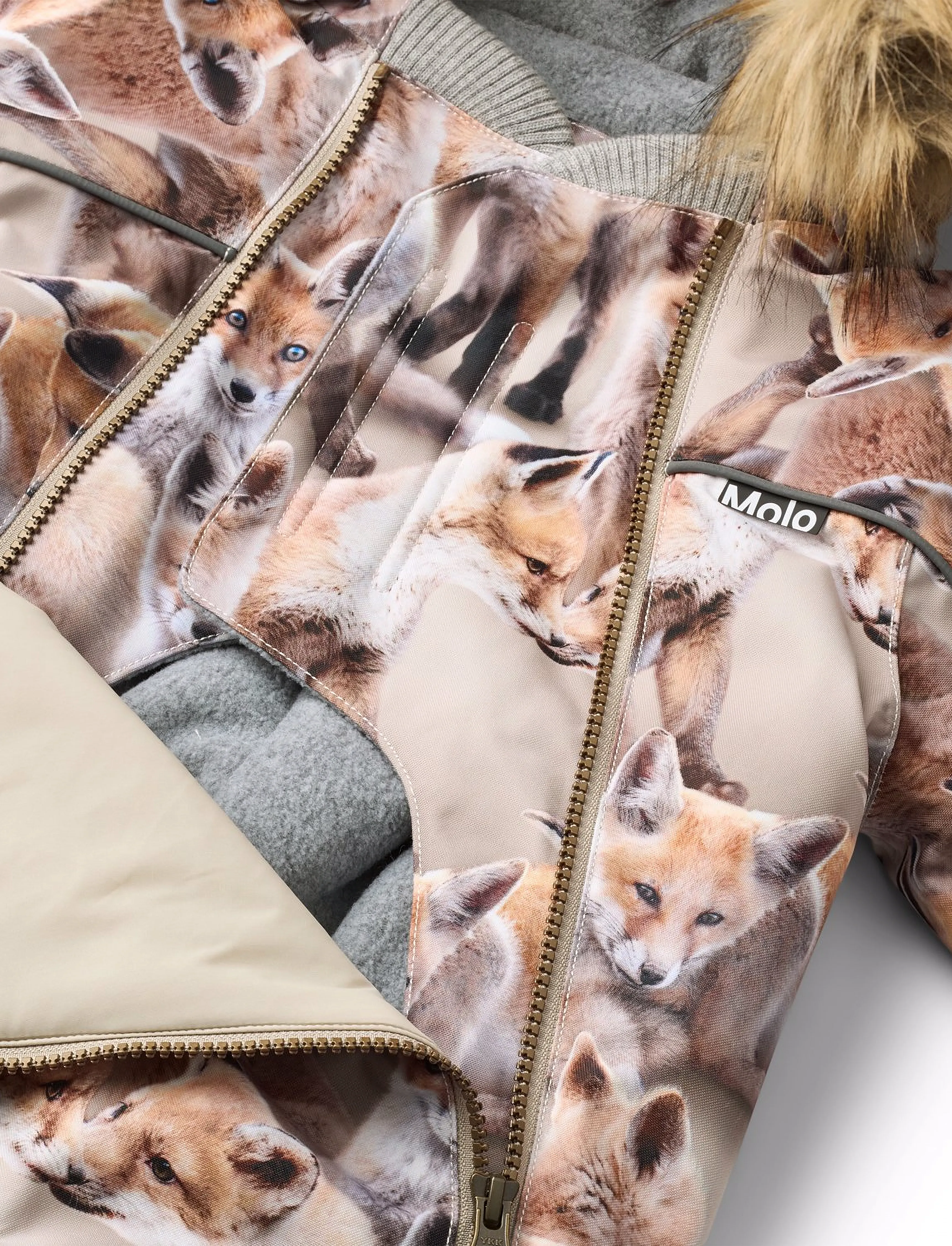 Molo - Pyxis Fur - schneeanzug - playing foxes - 4