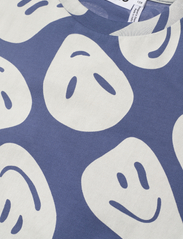 Molo - Riley - short-sleeved - smile on blue - 2