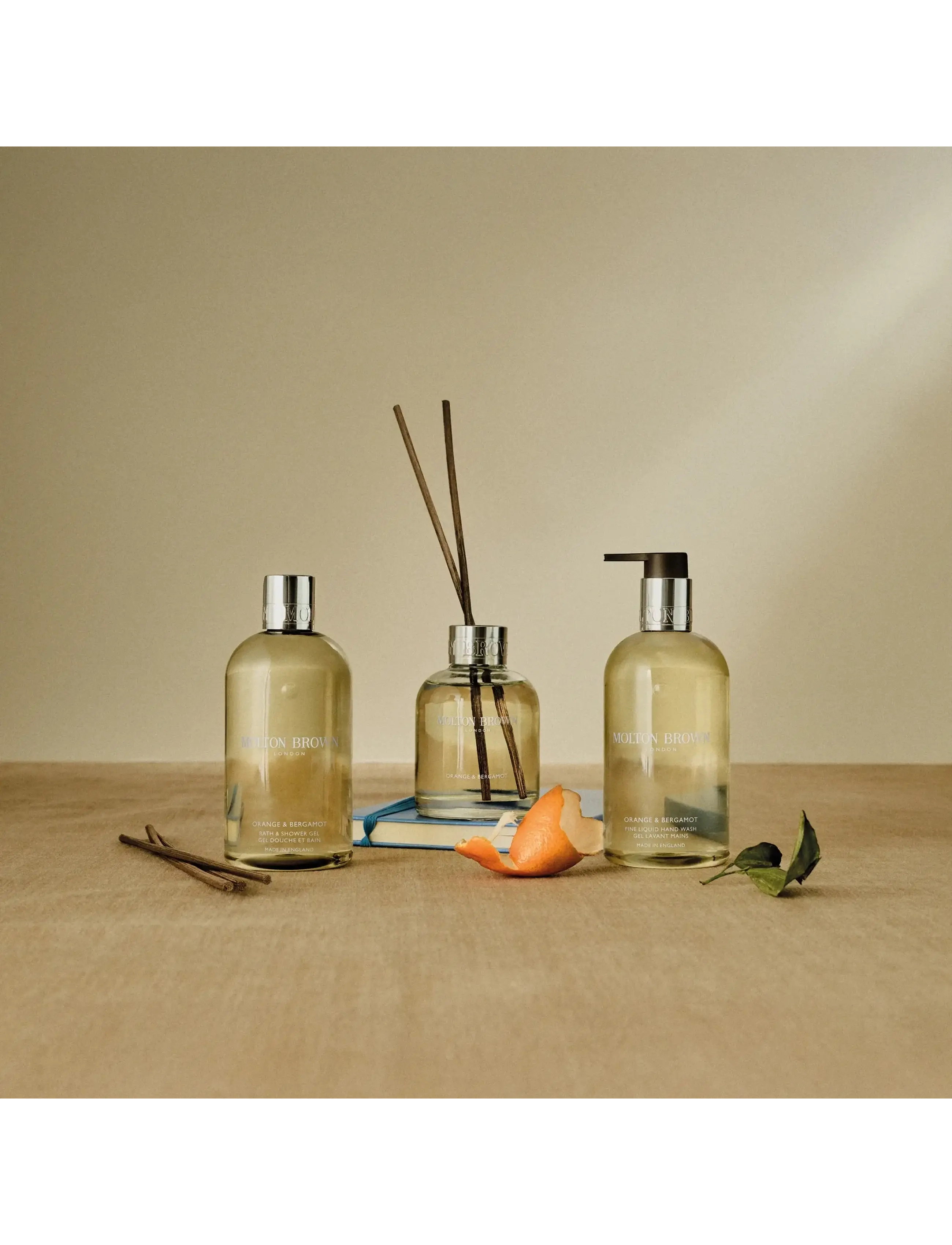Molton Brown - Orange & Bergamot Fine Liquid Hand Wash - fljótandi sápa - clear - 5