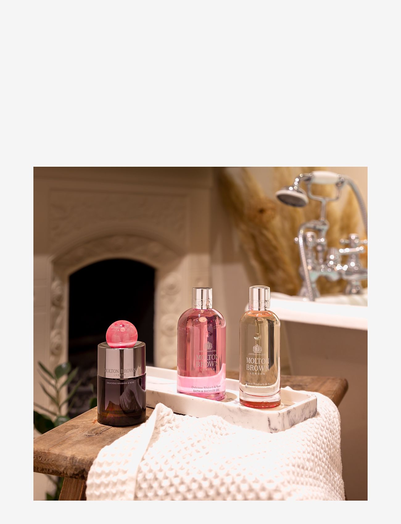 Molton Brown - Delicious Rhubarb & Rose EdP - naisille  - clear - 5