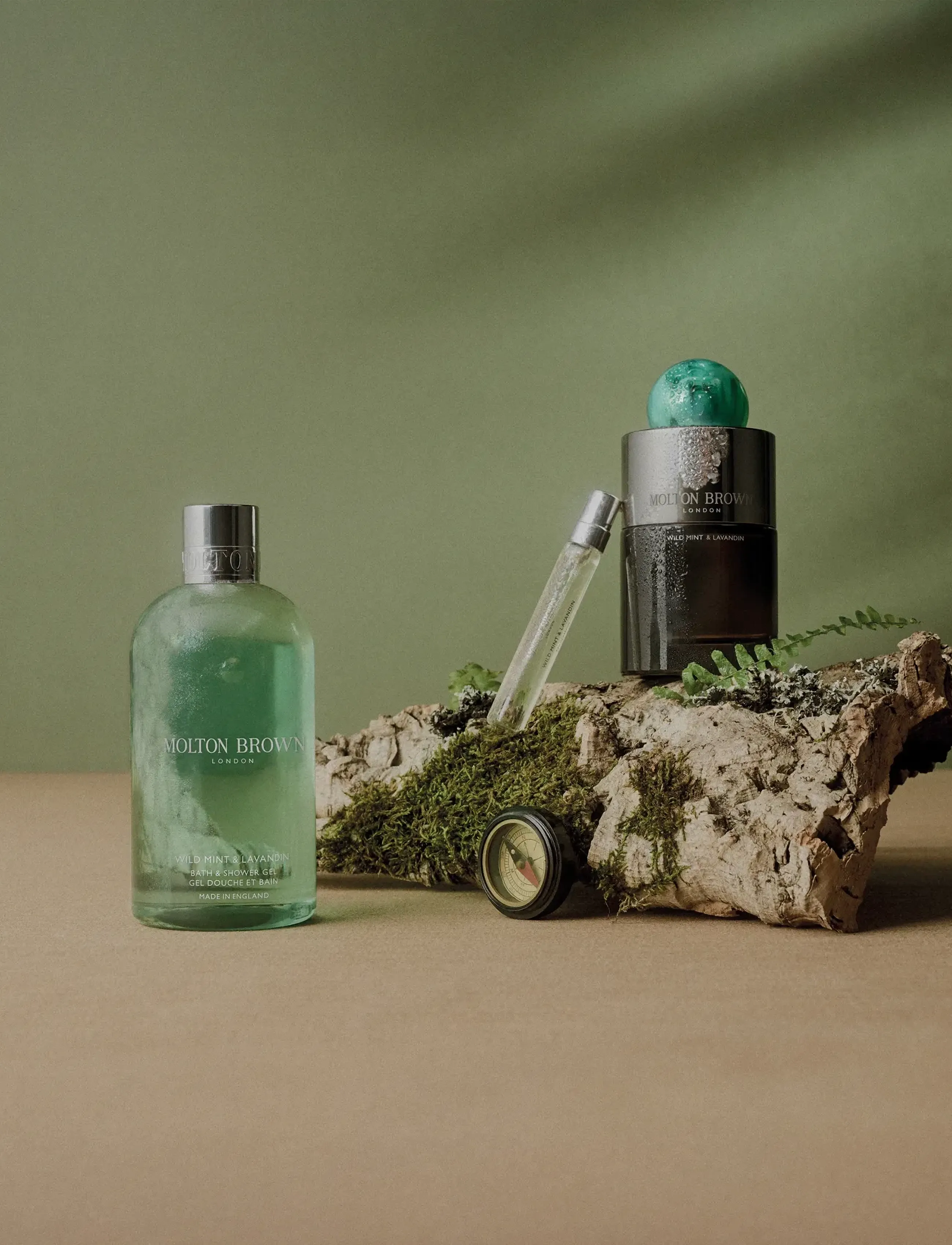 Molton Brown Wild Mint & Lavandin Bath & Shower Gel, 300 ml, Nude, Krop > Bad Og Brusebad, Dame