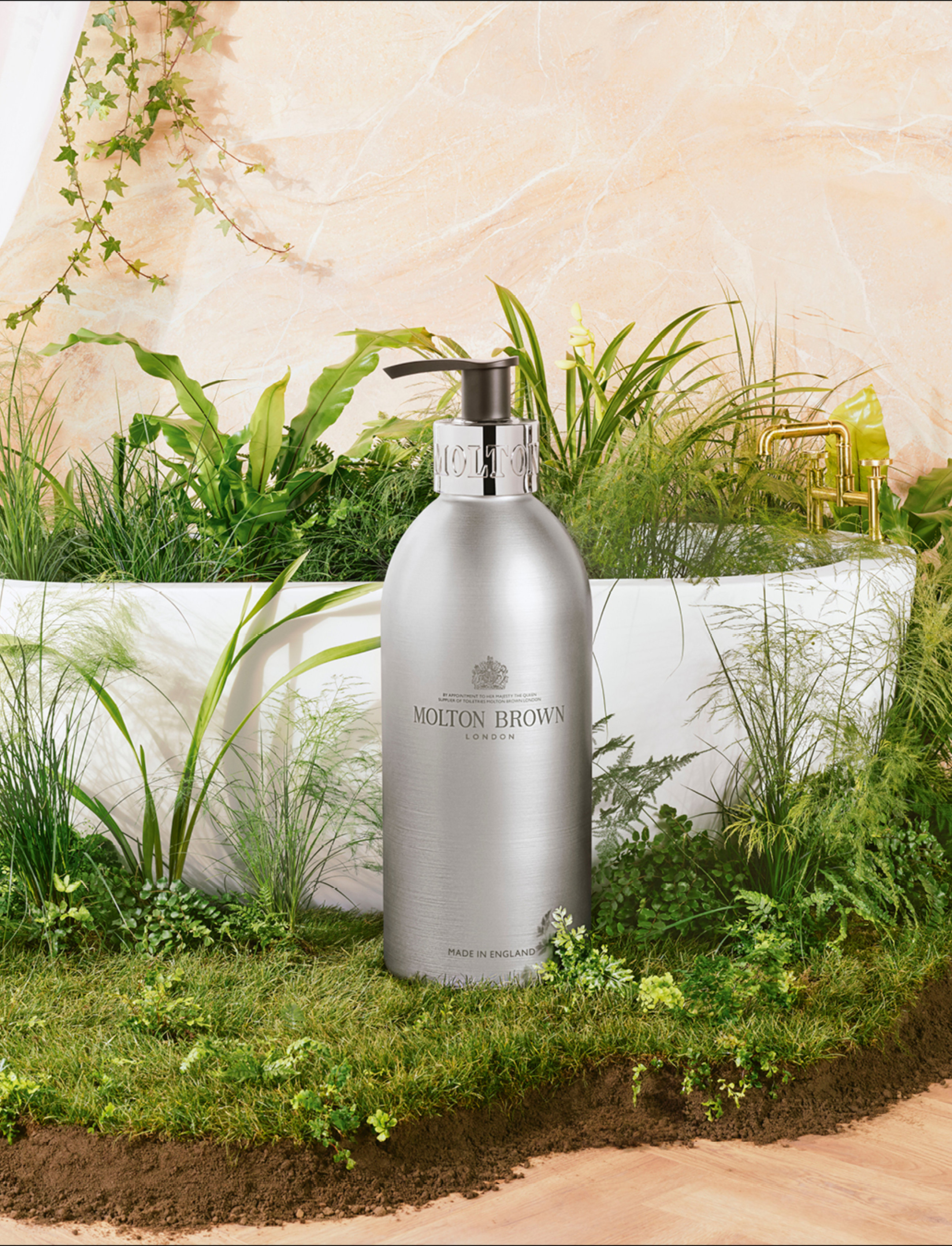 Molton Brown Infinite Bottle Coastal Cypress & Sea Fennel Bath & Shower Gel, 400 ml, Nude, Krop > Bad Og Brusebad, Herre