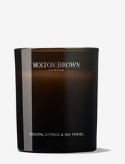 Molton Brown - Coastal Cypress & Sea Fennel Signature Candle 190 g - doftljus - brown - 1