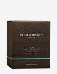 Molton Brown - Coastal Cypress & Sea Fennel Signature Candle 190 g - doftljus - brown - 3