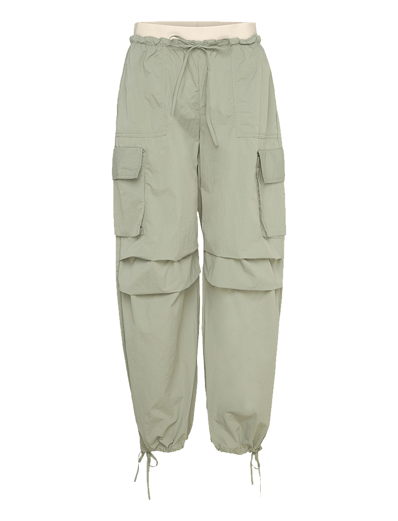 Monki - Loose Nylon Cargo Trousers - khaki green medium dusty - 0