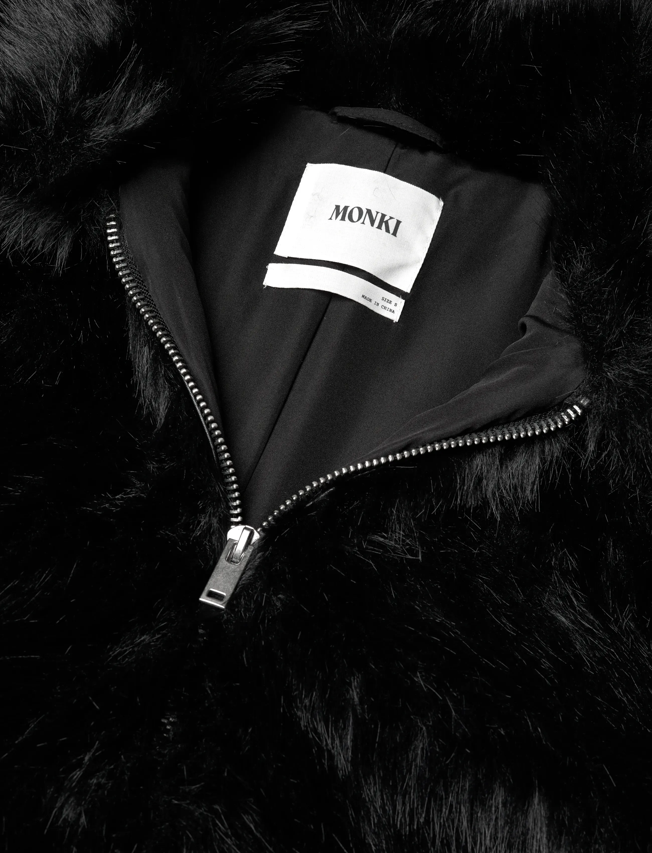 Monki - Chunky zip faux fur jacket - faux fur - black dark - 2