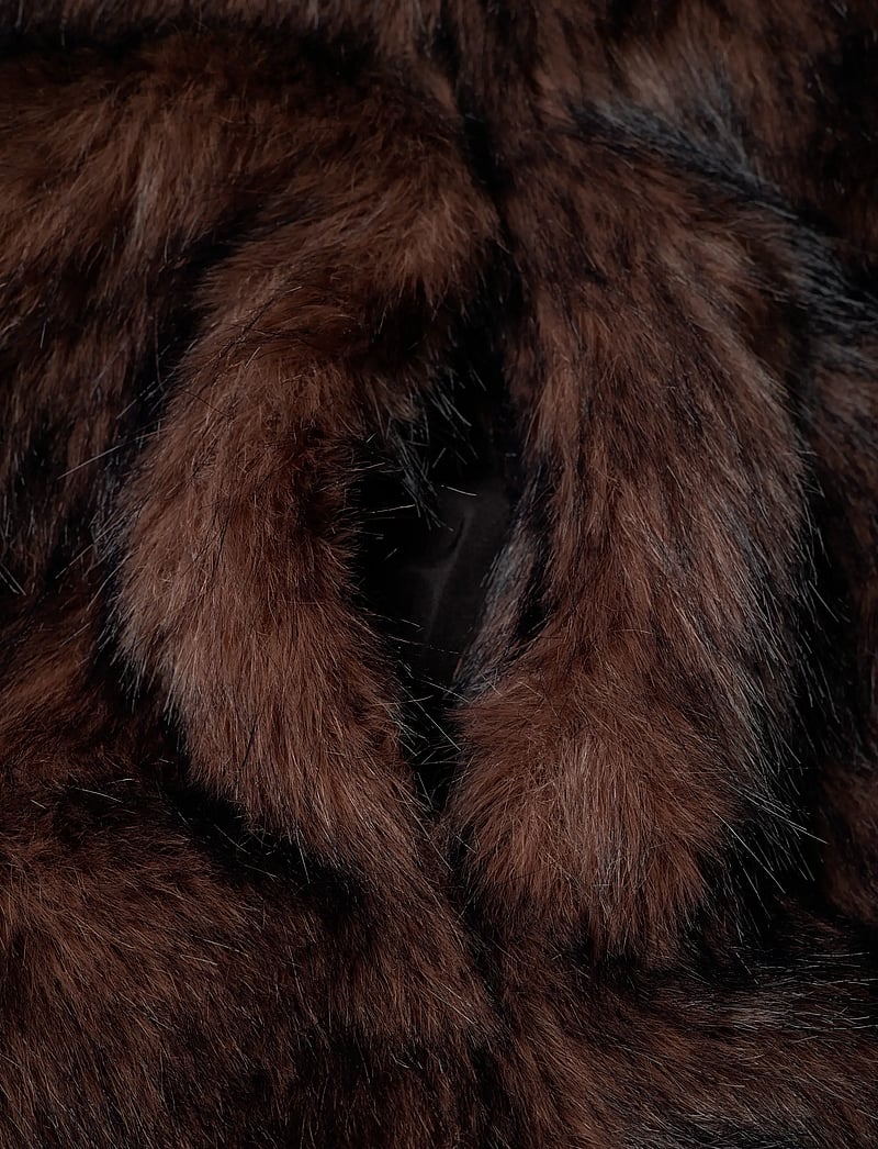 Monki - Faux Fur Jacket - faux fur jakker - brown dark - 3
