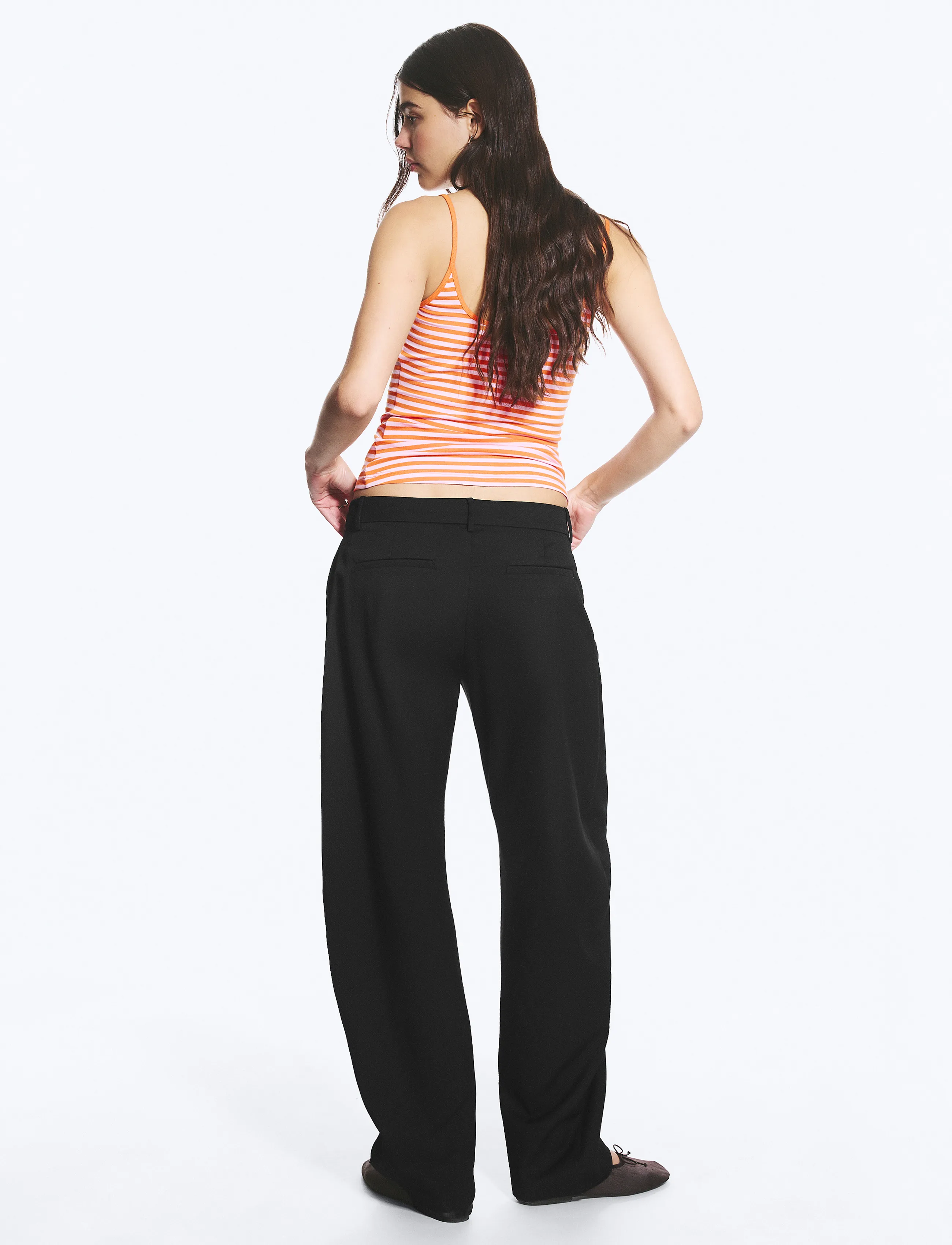 Monki - Loose Fit Barrel Leg Suiting Trousers - barrel trousers - black dark - 5