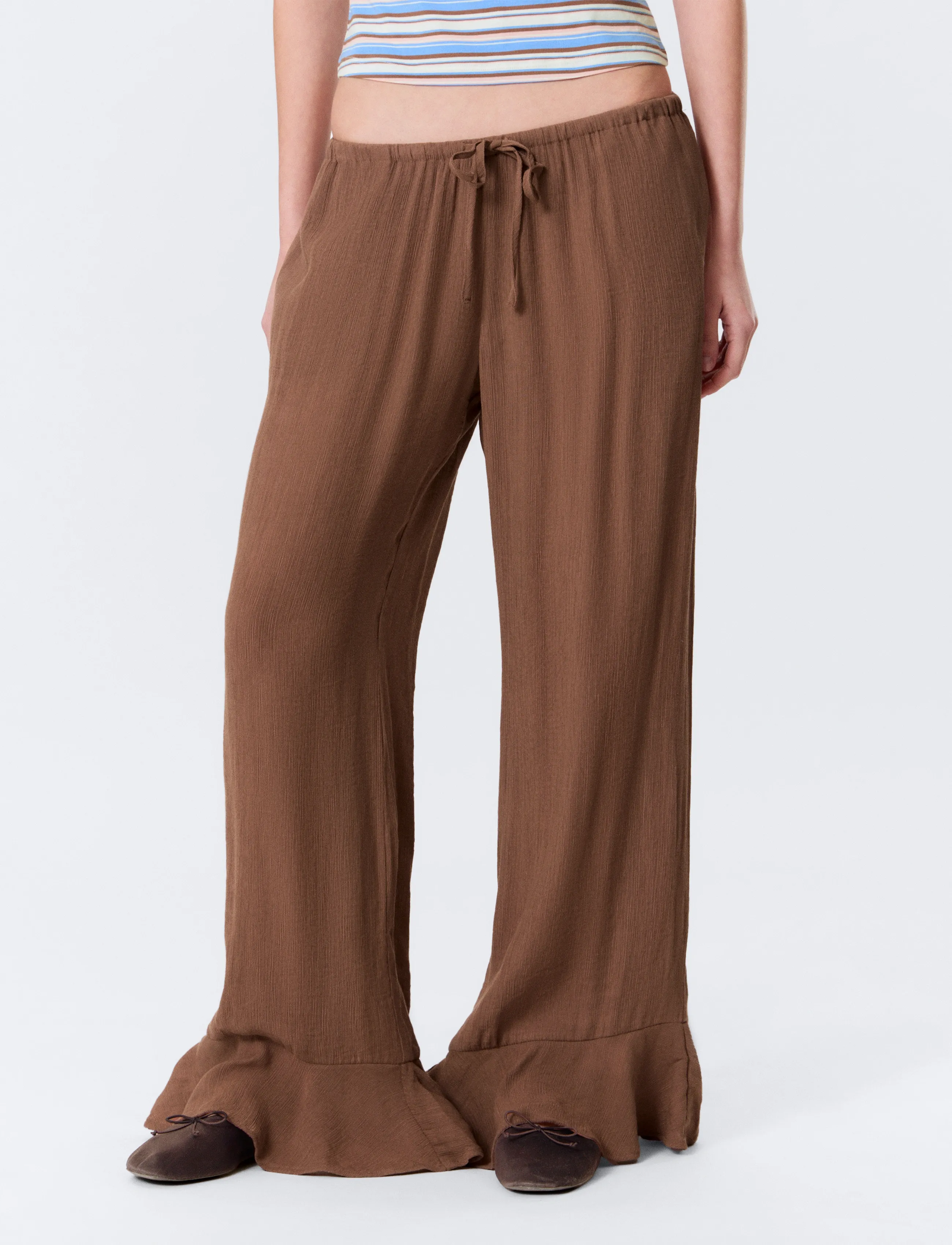 Monki - Mid Rise Loose Flounce Trousers - bikses ar platām starām - brown medium dusty - 3