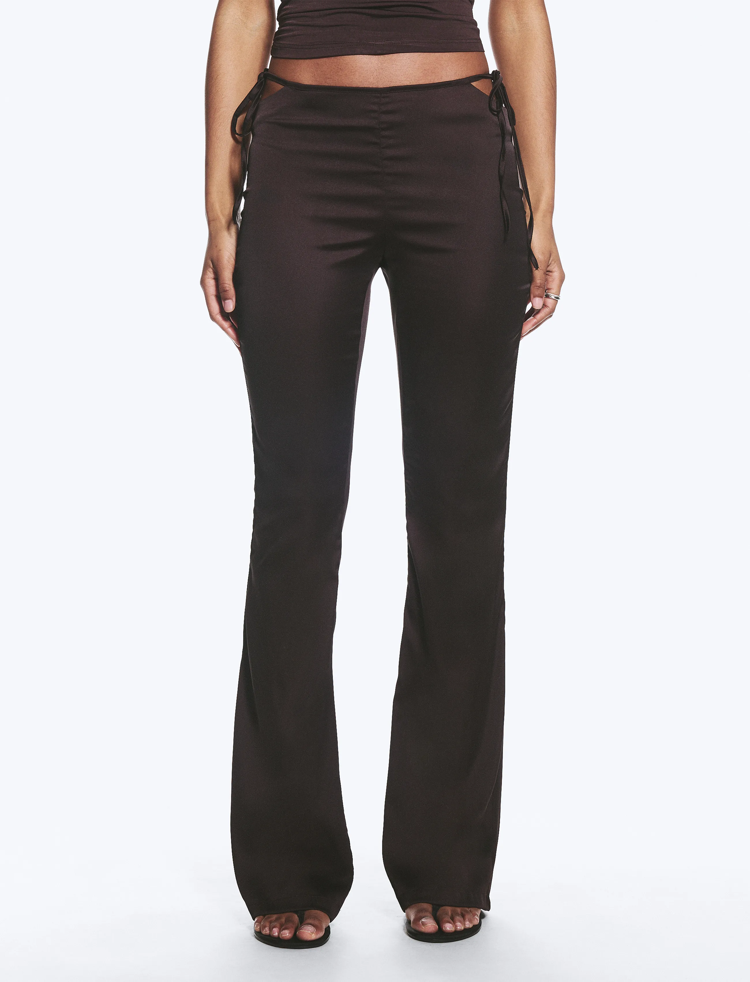 Monki - Cut Out Flare Trousers - schlaghosen - brown dark - 5