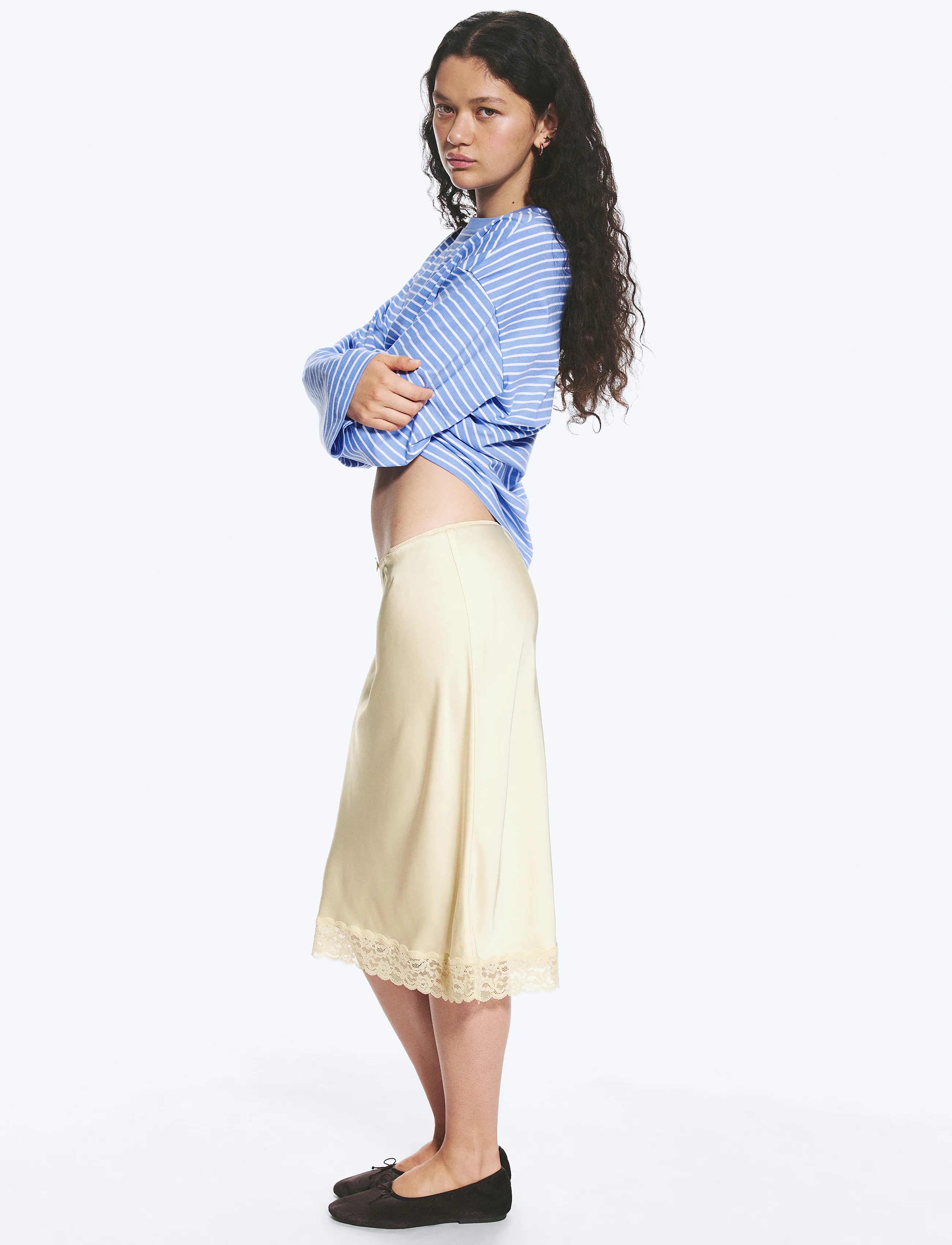 Monki - Satin Lace Midi Skirt - satinnederdele - beige dusty light - 3