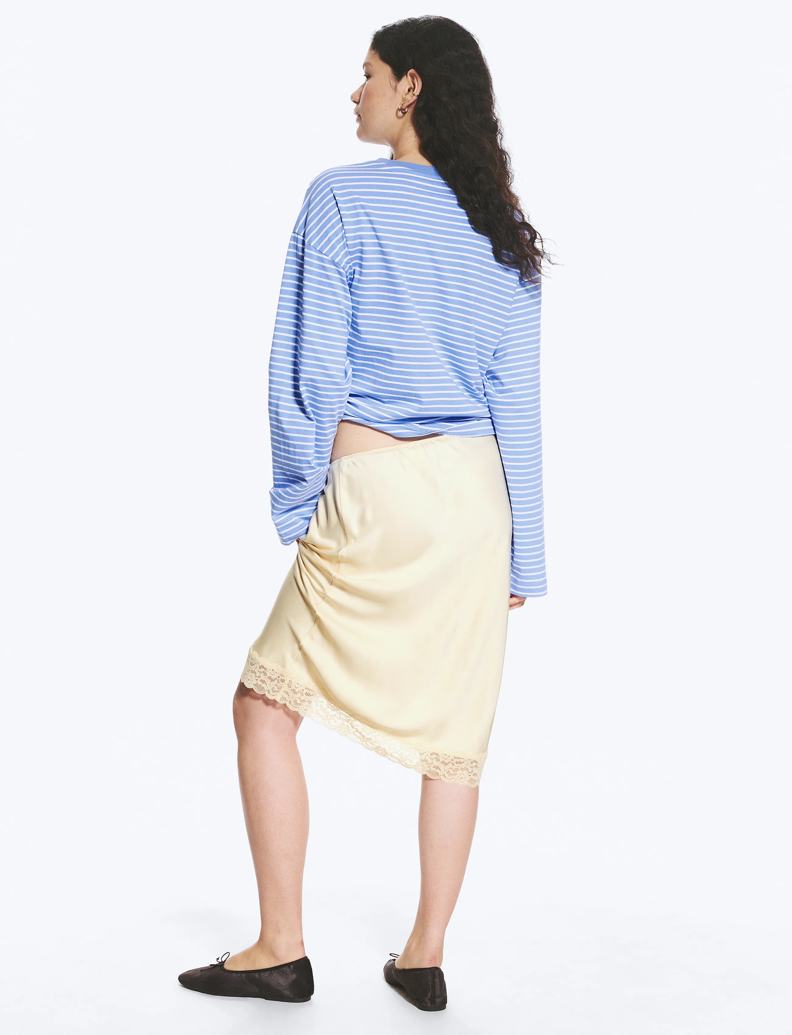 Monki - Satin Lace Midi Skirt - satinnederdele - beige dusty light - 5