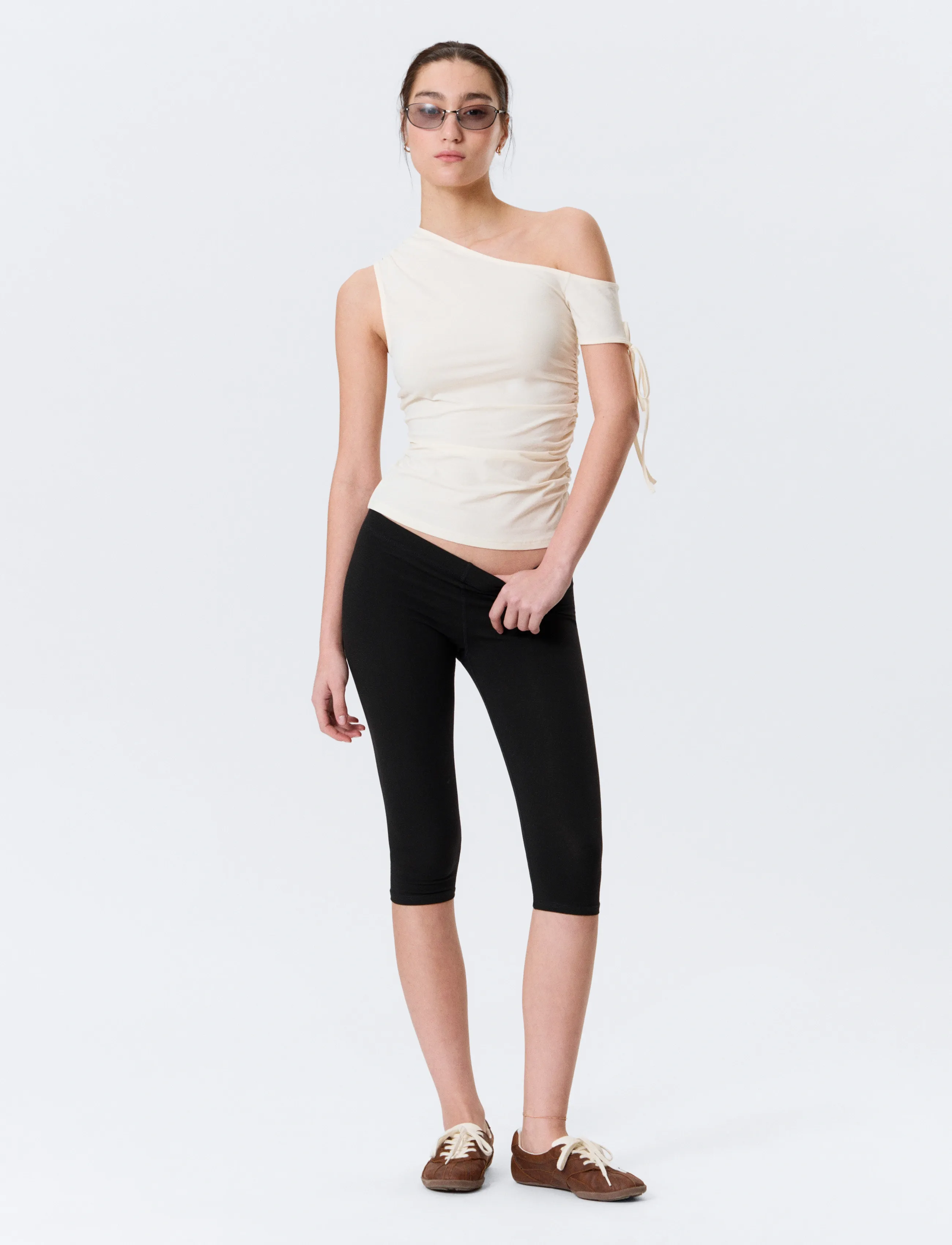 Monki - Soft Mid Rise Capri Leggings - capri-püksid - black dark - 0