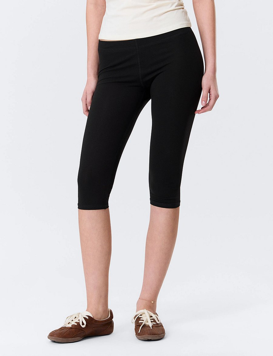 Monki - Soft Mid Rise Capri Leggings - capri-püksid - black dark - 3