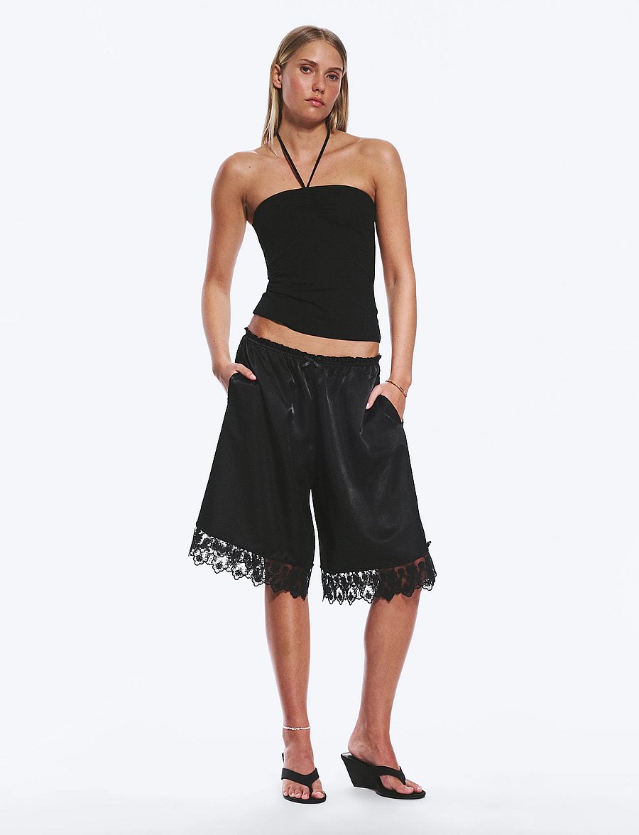 Monki - Satin Lace Jorts - szorty - black dark - 0