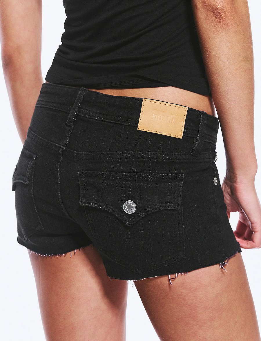 Monki - Slim Low Rise Denim Hotpants - gallastuttbuxur - denim black dark - 4