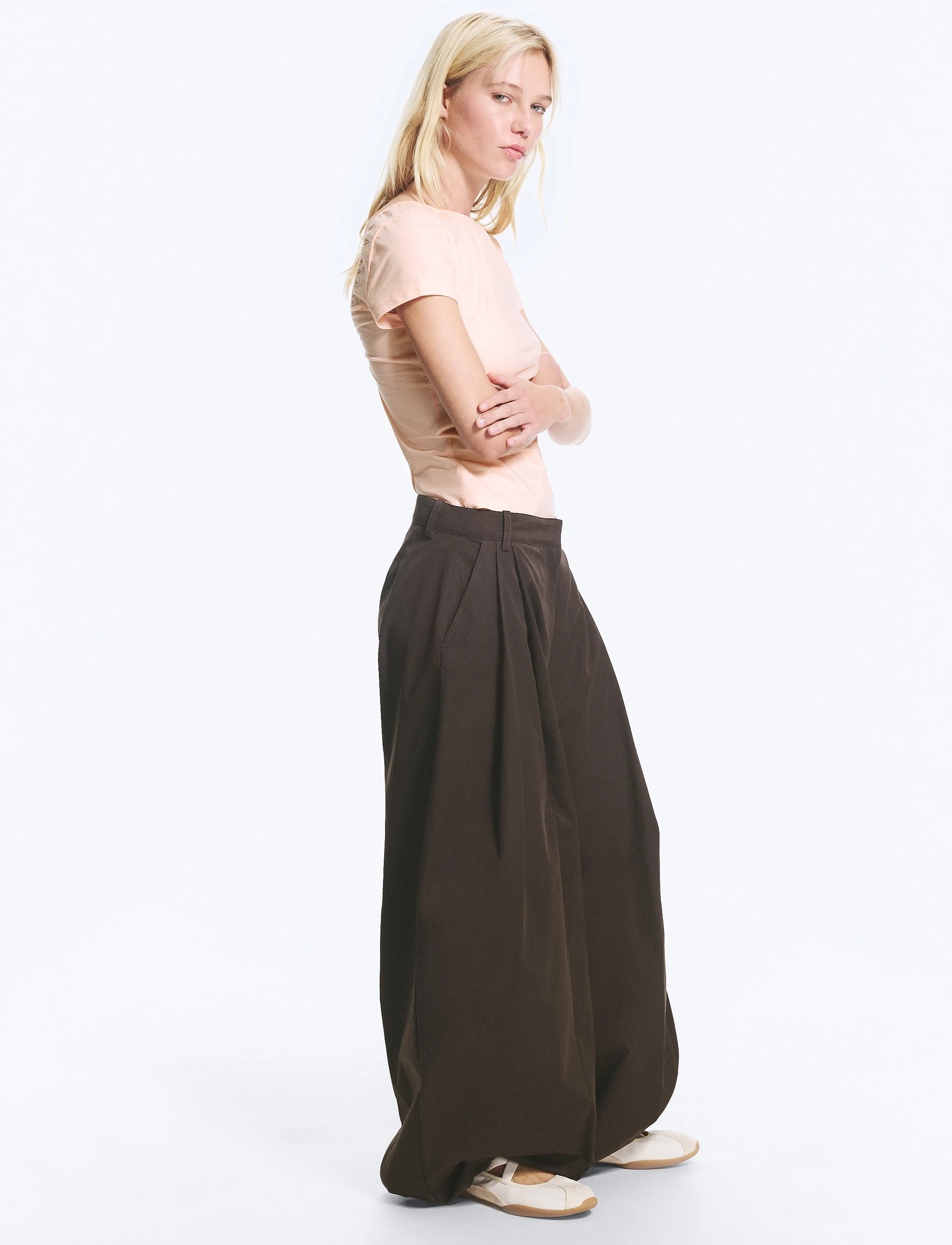 Monki - Balloon Trousers - barrel trousers - brown dark - 5