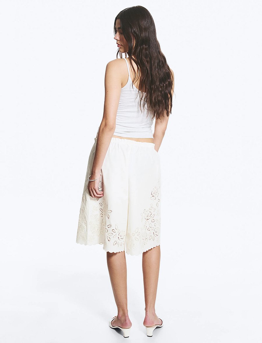 Monki - Broderi anglais jorts - casual shorts - white light - 4