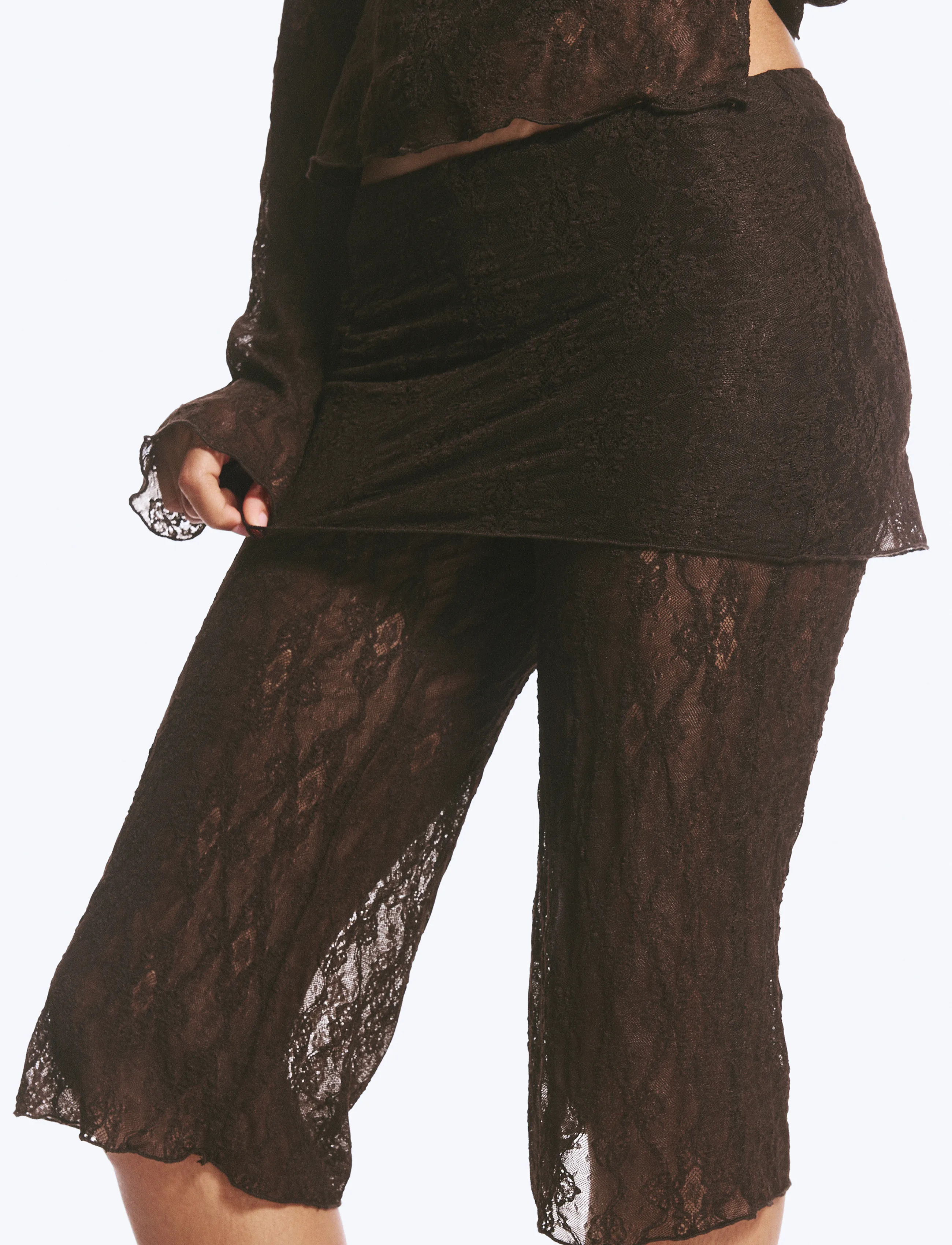 Monki - Lace capri pants - capri-püksid - brown dark - 4