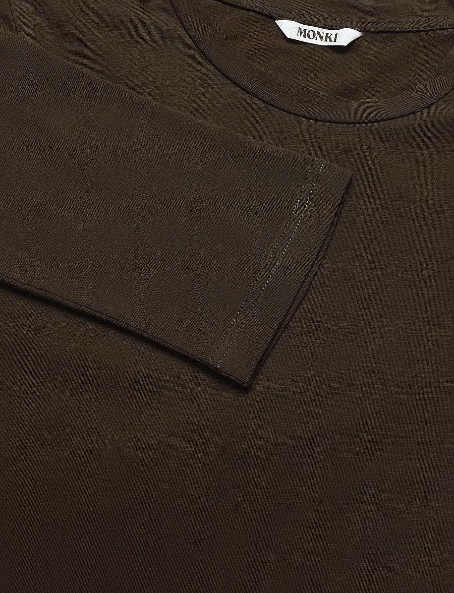 Monki - Round Neck Three-Quarter Sleeve Top - långärmade toppar - brown dark - 2