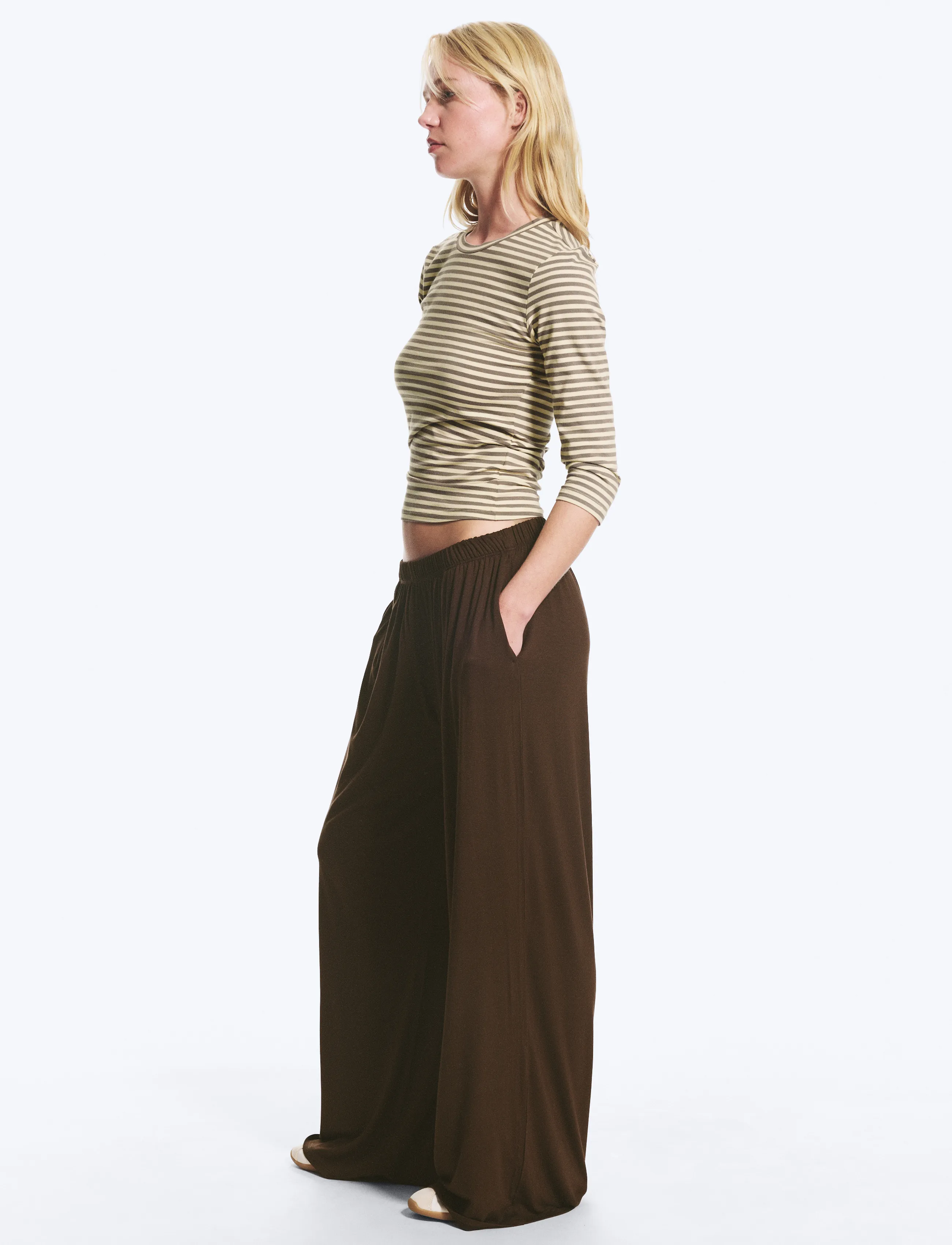 Monki - Rlxd Viscose Trousers - bukser med brede ben - brown dark - 4