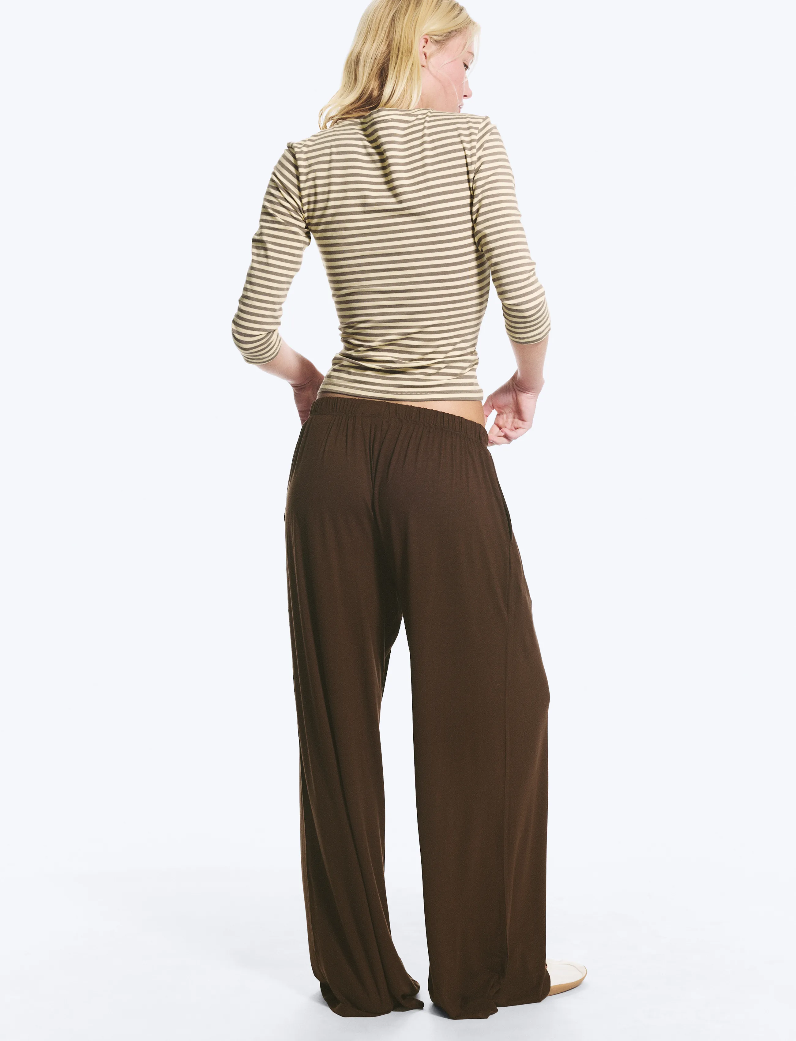 Monki - Rlxd Viscose Trousers - bukser med brede ben - brown dark - 5