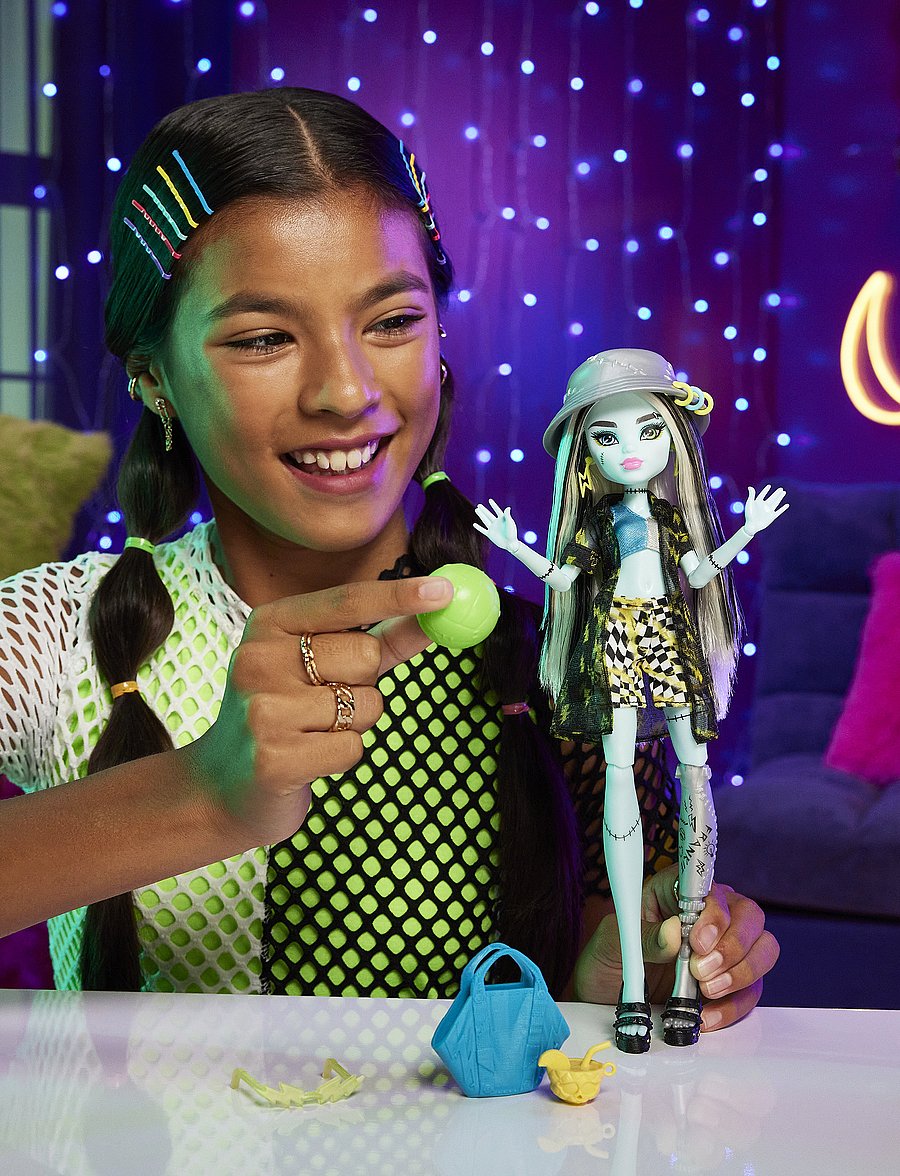 Monster High - Scare-adise Island Frankie Stein Fashion Doll with Swimsuit & Accessories - nukud - multi color - 0