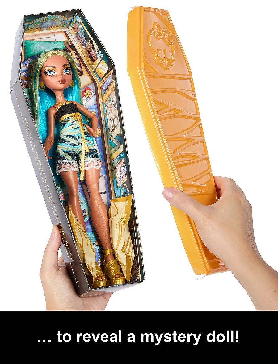 Monster High - Buried Secrets Surprise Dolls with Courtside Fang-Out Theme (Characters May Vary) - puppen - multi color - 0