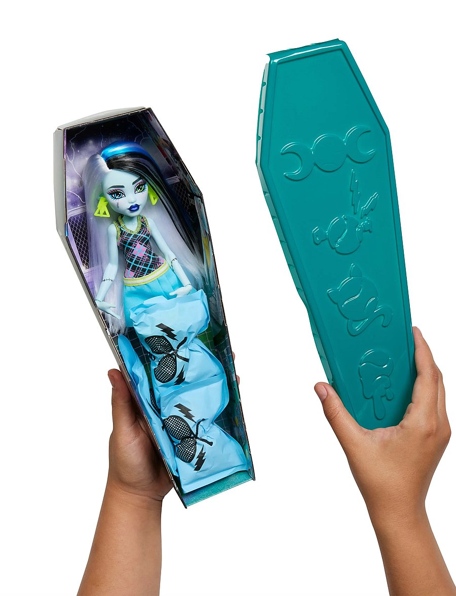 Monster High - Buried Secrets Surprise Dolls with Courtside Fang-Out Theme (Characters May Vary) - puppen - multi color - 4