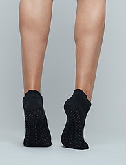 Moonchild Yoga Wear - Moonchild Grip Socks - Low Rise - de laveste prisene - onyx black - 3