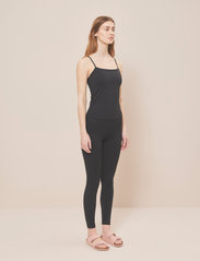 Moonchild Yoga Wear - Lunar Luxe Legging 28" - running & training tights - black iris - 3