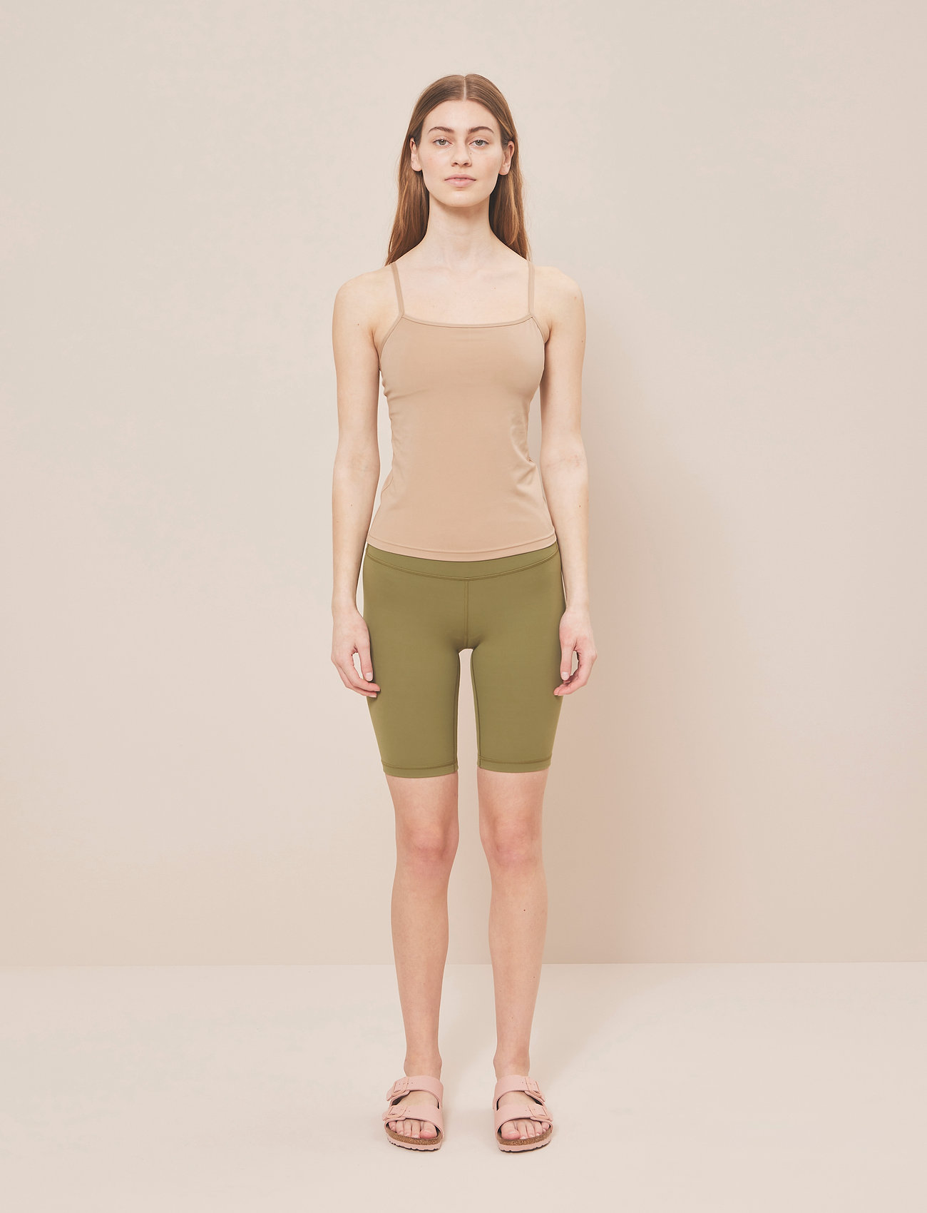 Moonchild Yoga Wear - Lunar Luxe Shorts 8" - training korte broek - olive green - 0
