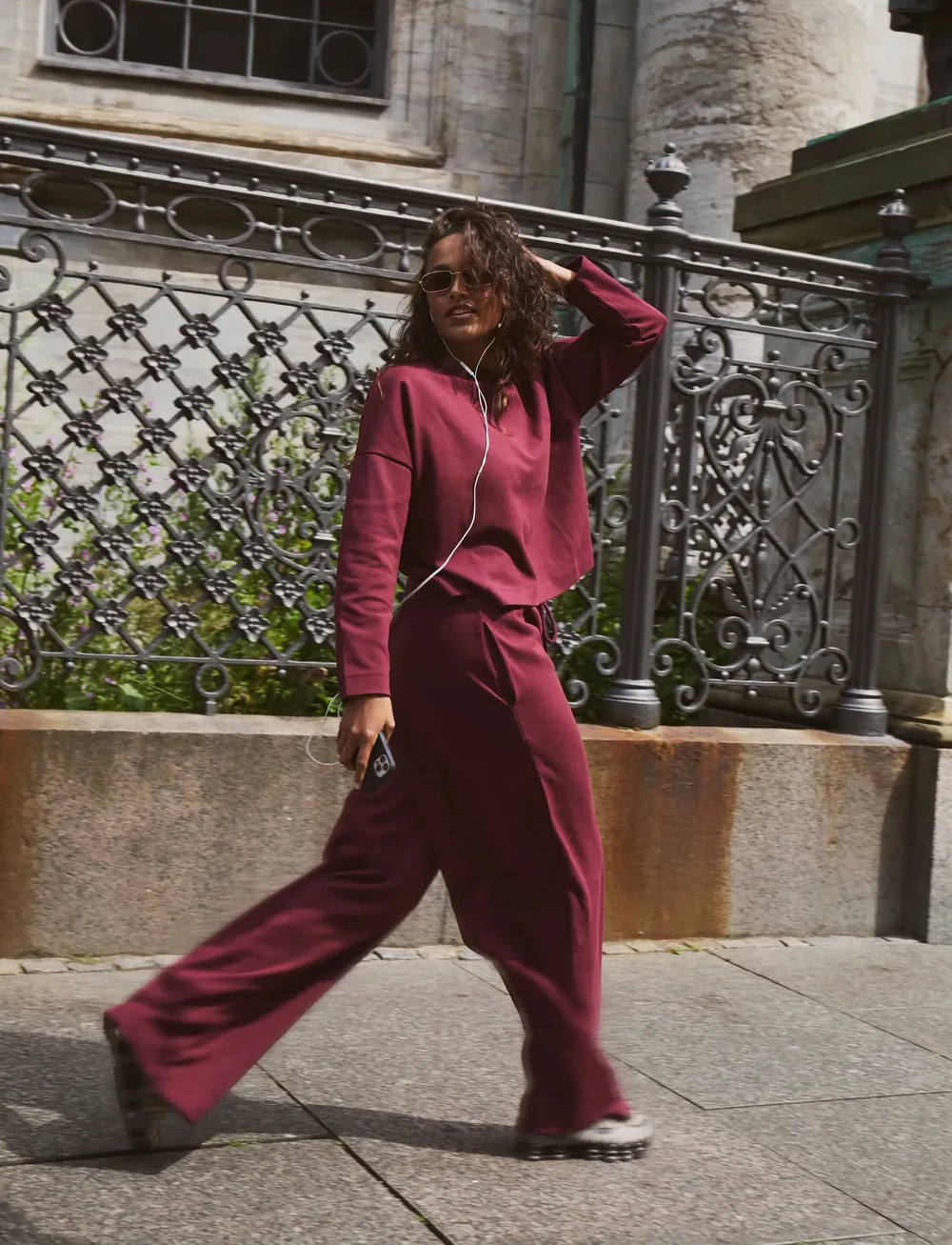 Moonchild Yoga Wear - Moonchild Box Sweatshirt - sweatshirts - burgundy - 3