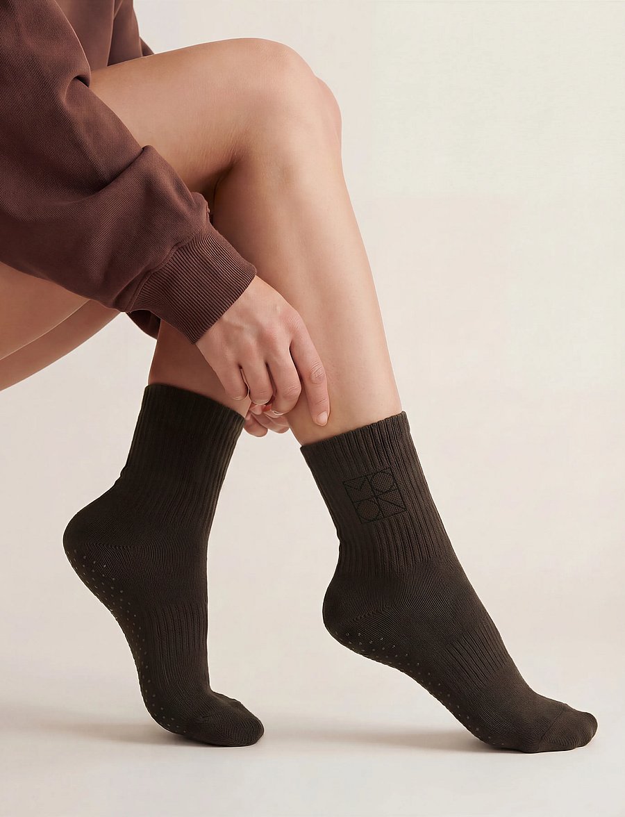 Moonchild Yoga Wear - Moonchild Pilates Socks - yogasokker - coco powder - 0
