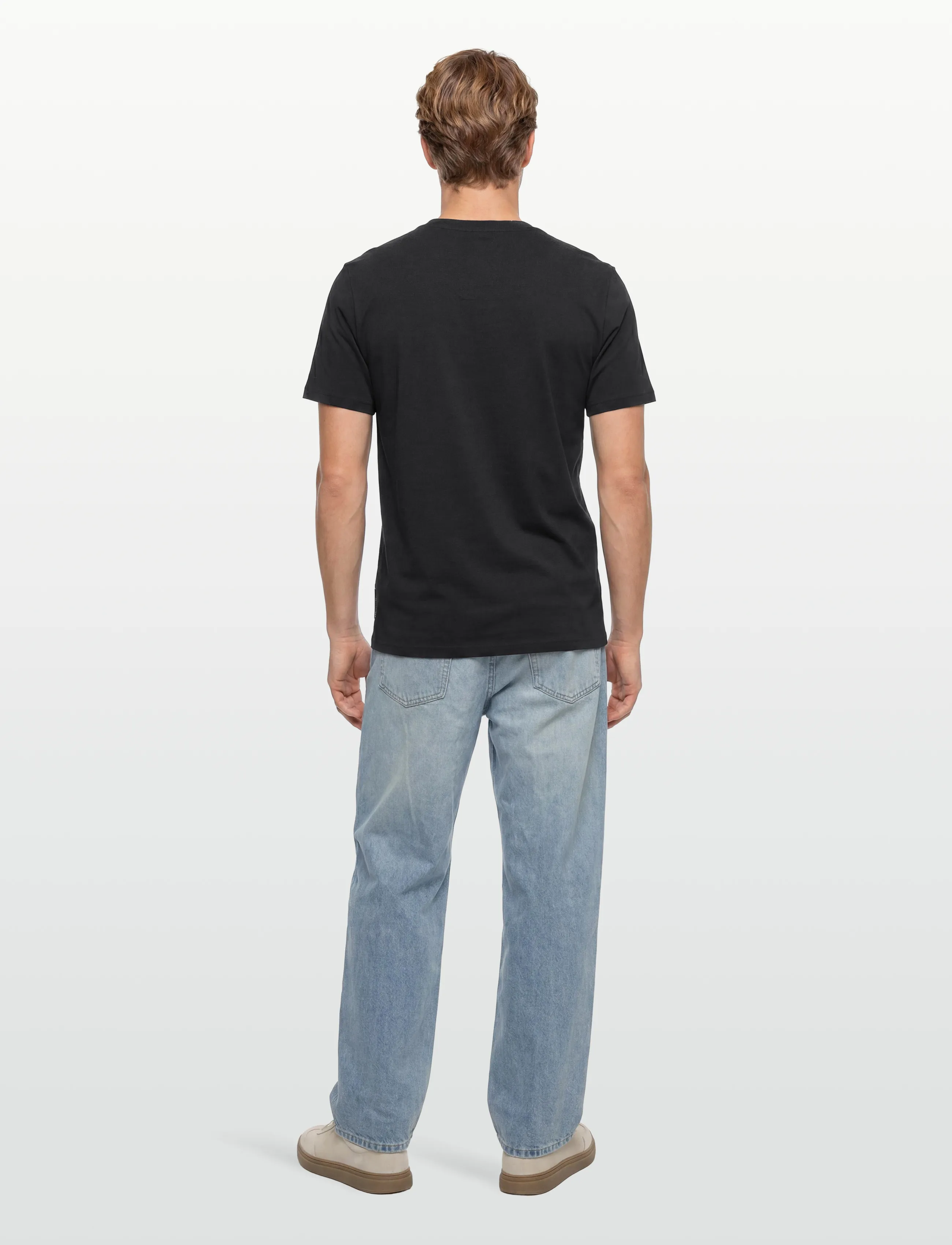 Moose Knuckles - CRESCENT TEE - kortærmede t-shirts - black - 4