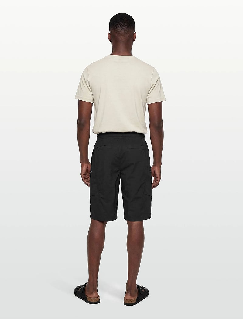 Moose Knuckles - TOPFLIGHT CARGO SHORT - cargo shorts - black - 4