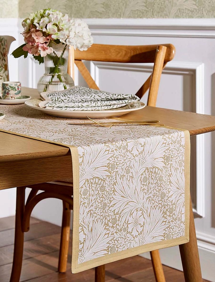 Morris & Co - Morris & Co Table Runner - Marigold Weld - tischdecken & tischläufer - mixed - 0