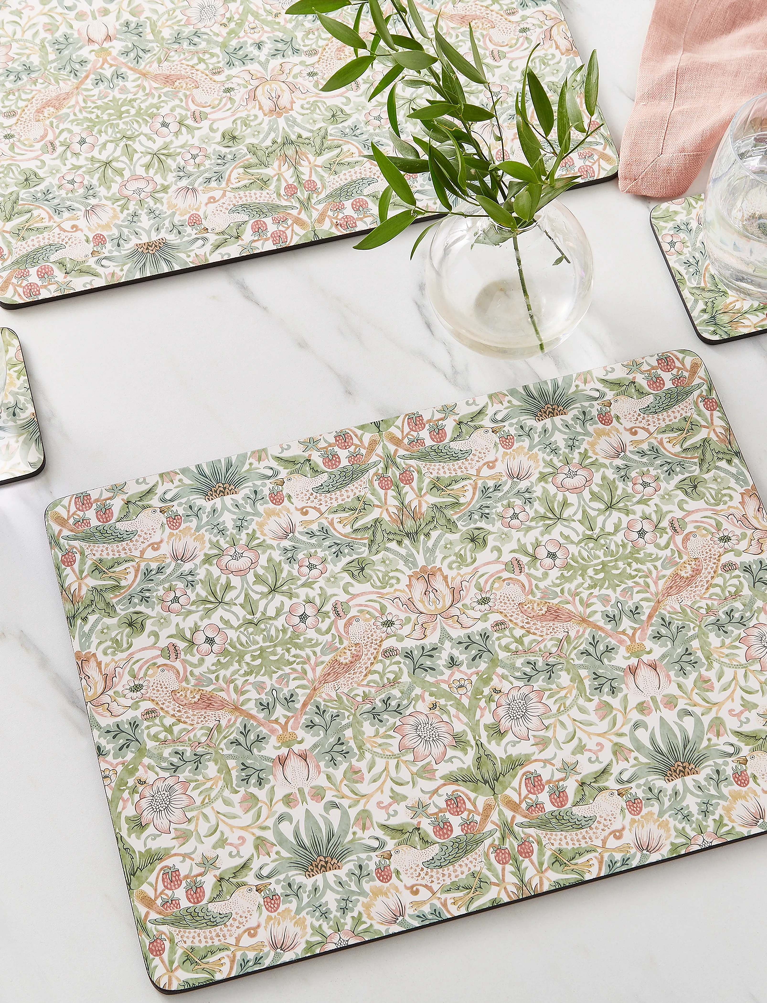 Morris & Co Strawberry Thief Large Placemats Set Of 4, 30.5X23 cm, Kitchen Textiles, Grün - Placemats, Homeware