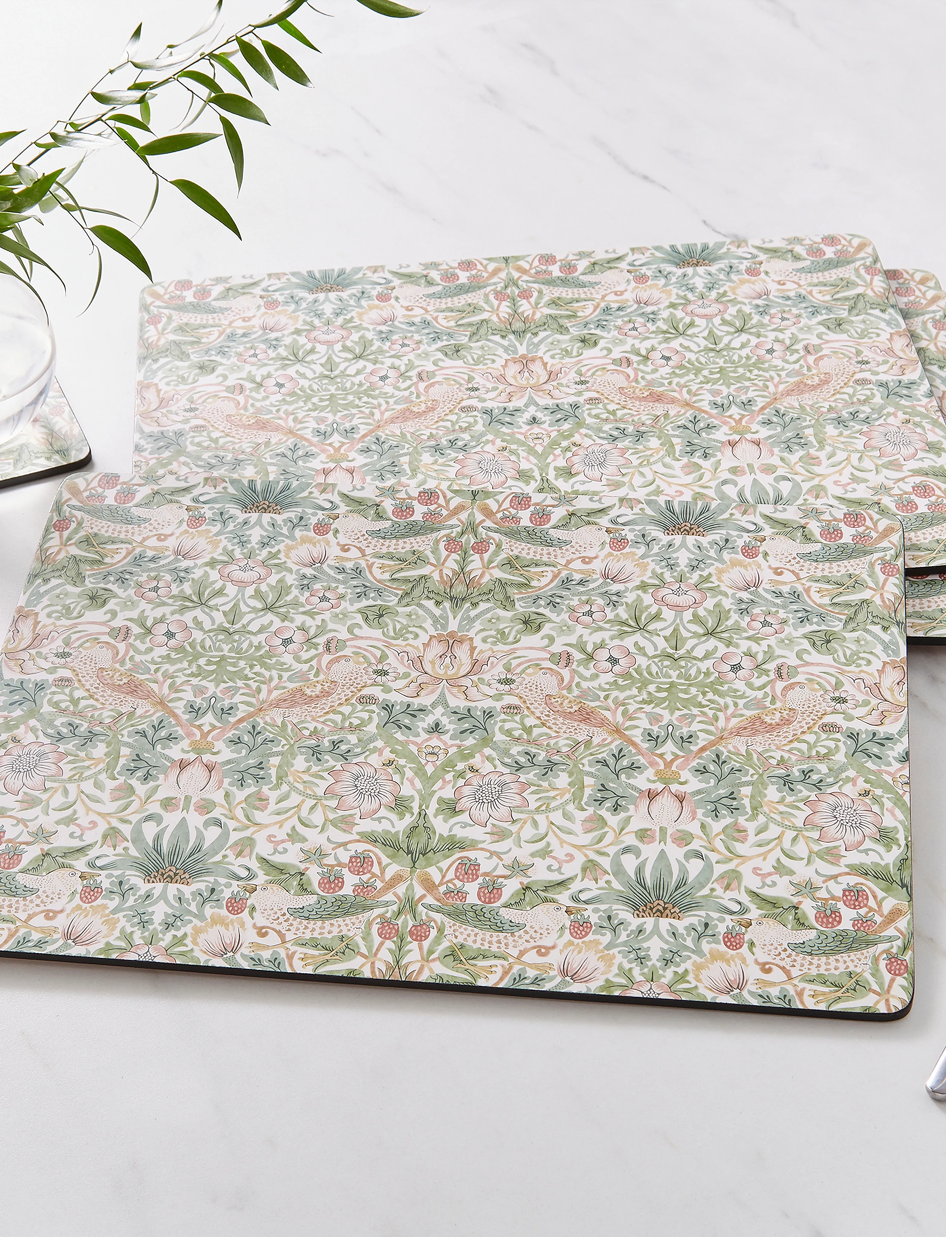 Morris & Co - Strawberry Thief  Large Placemats - set of 4 - diskamottur - green - 5