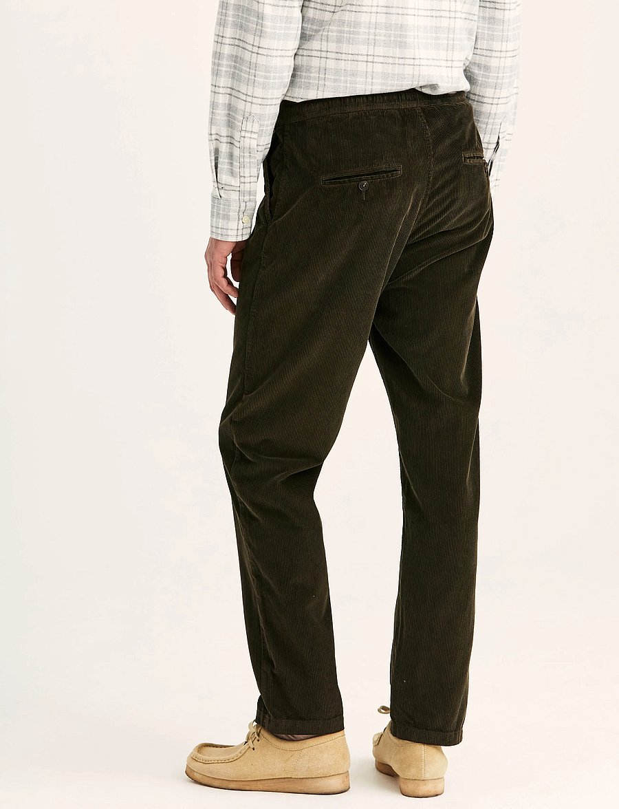 Morris - Fenix Cord Trouser - freizeithosen - olive - 4