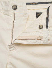 Morris - Lt Twill Chino Shorts - chino shorts - off white - 3