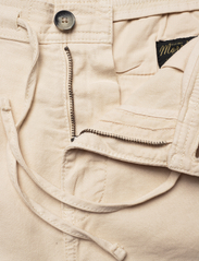Morris - Fenix Linen Shorts - linen shorts - off white - 3