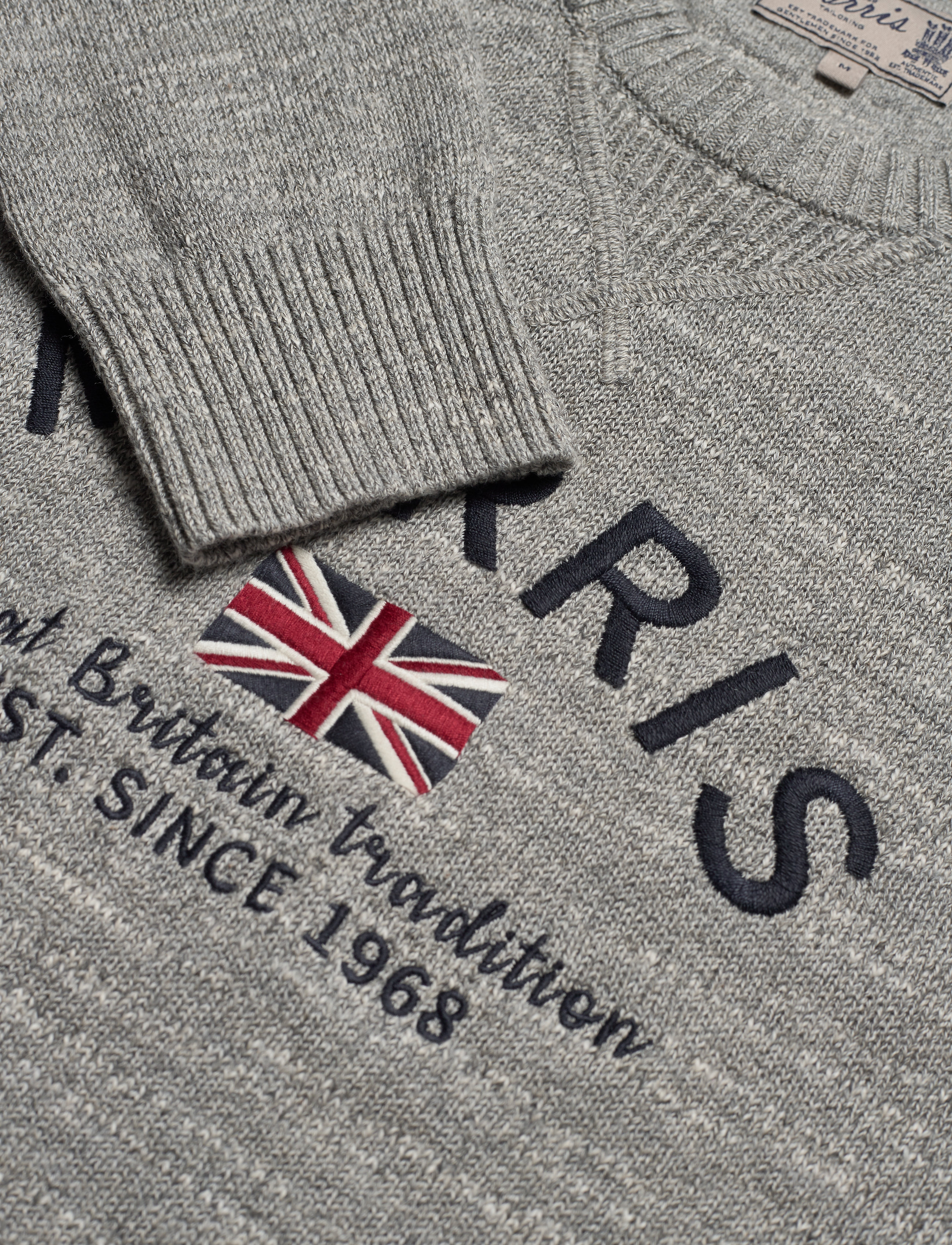 Morris - Travis Oneck - grey - 2