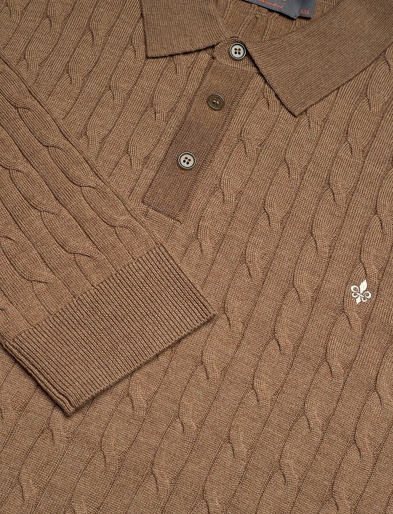 Morris - Merino Cable Polo Knit - langärmelige gestrickte polohemden - camel - 5