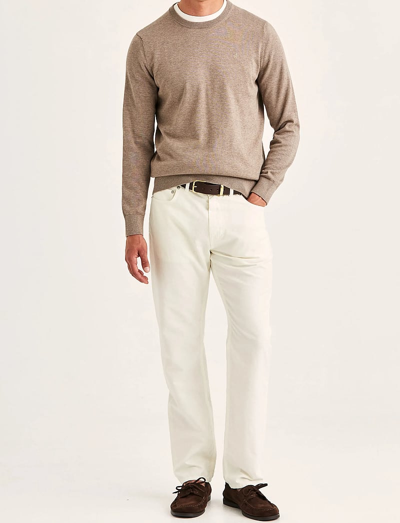 Morris - Riley Oneck - rund hals - brown - 3