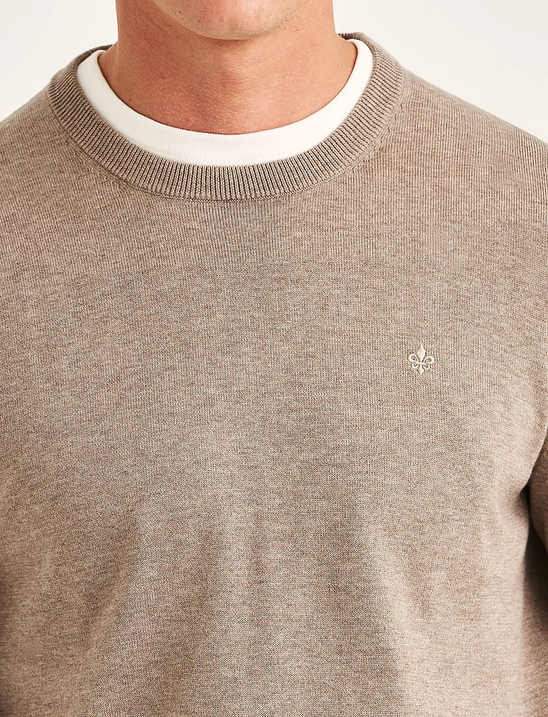 Morris - Riley Oneck - rund hals - brown - 5