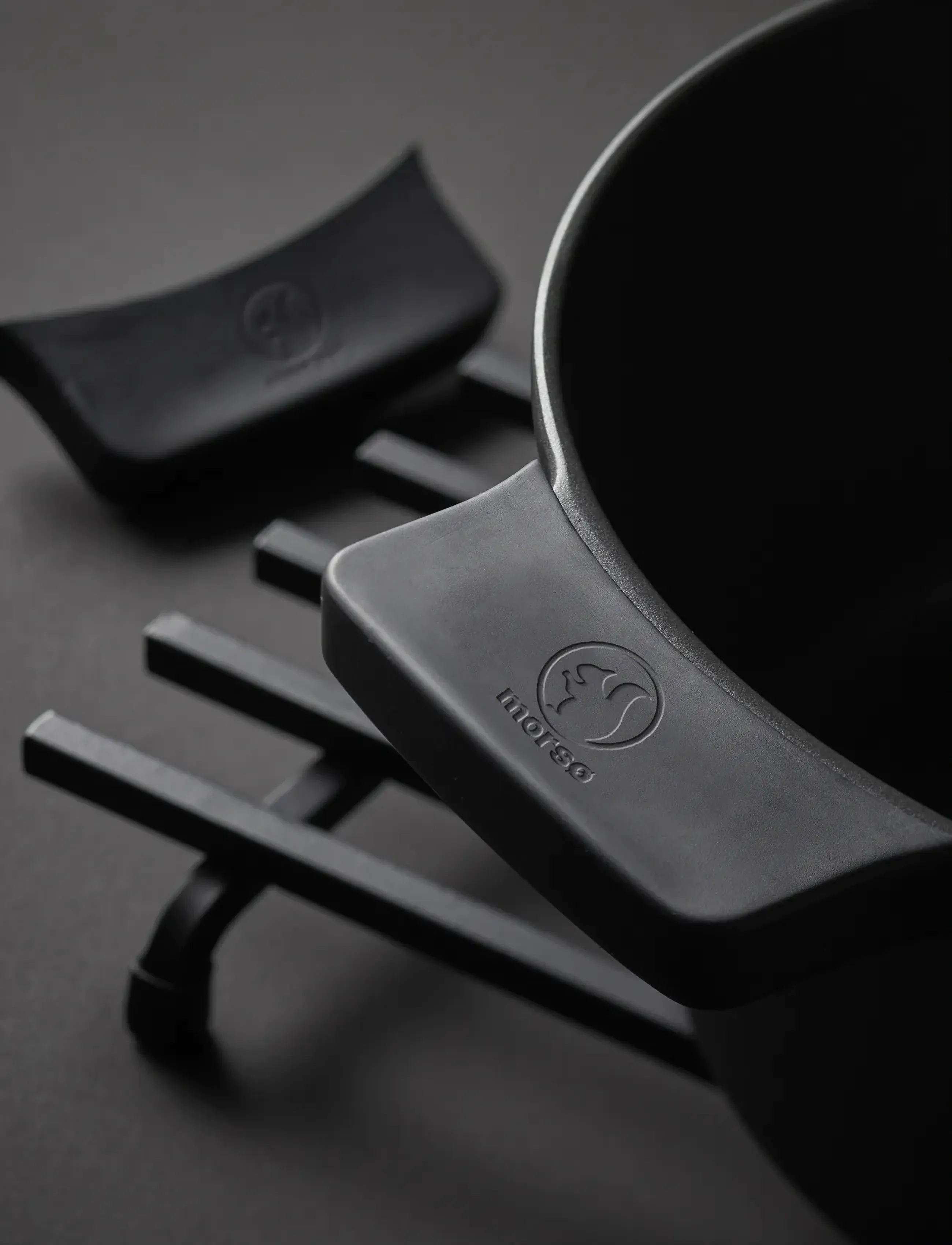 Morsø Greb Sæt Af 2 Sort Silikone, One Size, Hooks & Knobs, Schwarz - Homeware